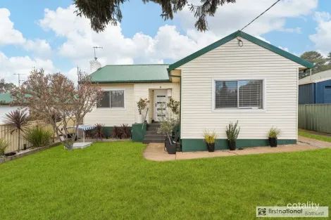 Property photo of 2 Chifley Place West Bathurst NSW 2795