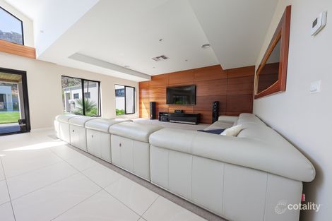 Property photo of 34 Lambourn Drive West Wodonga VIC 3690