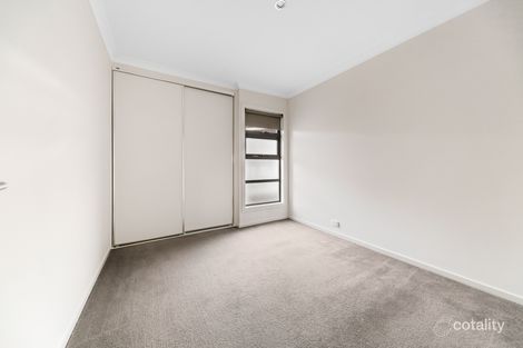 Property photo of 14/8 The Crossing Caroline Springs VIC 3023