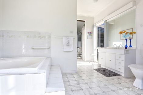 Property photo of 16 Halsbury Street Hadfield VIC 3046