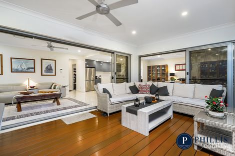 Property photo of 16 Beacon Lane Hope Island QLD 4212
