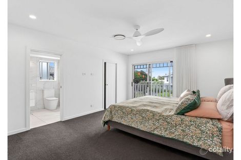 Property photo of 30 Sandpiper Drive Burleigh Waters QLD 4220