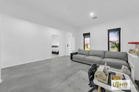 Property photo of 39 Garrard Crescent Clyde VIC 3978