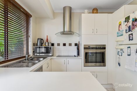 Property photo of 5/4 Cassandra Crescent Labrador QLD 4215