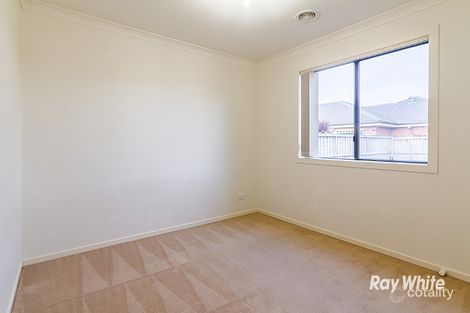 Property photo of 14 Westmoreland Avenue Cranbourne North VIC 3977