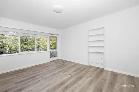 11/17 Tiuna Gr, Elwood, VIC 3184