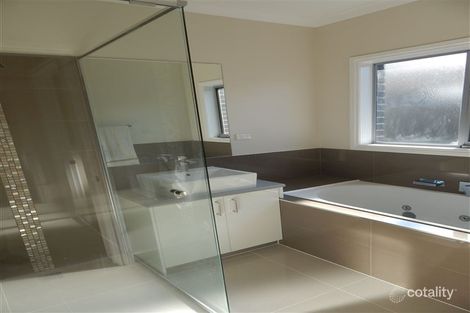 Property photo of 11 Howden Street Cranbourne East VIC 3977