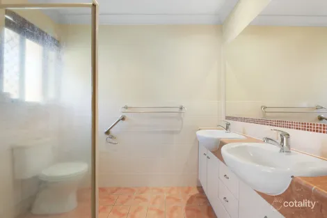 Property photo of 2/65 Riverwood Drive Ashmore QLD 4214