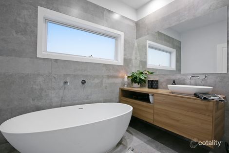 Property photo of 6 Howard Street Reservoir VIC 3073