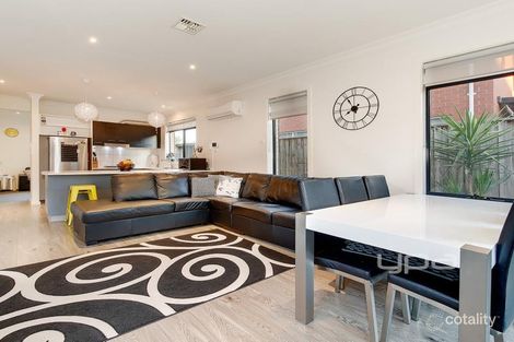 Property photo of 89 Ravenhill Boulevard Roxburgh Park VIC 3064