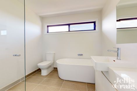 Property photo of 1 Hawthorn Grove McKinnon VIC 3204