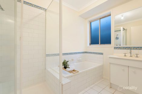 Property photo of 11 Talara Court Cranbourne VIC 3977