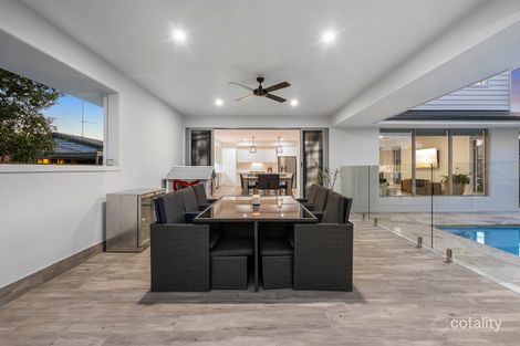 Property photo of 16 McIlwraith Avenue Bundall QLD 4217