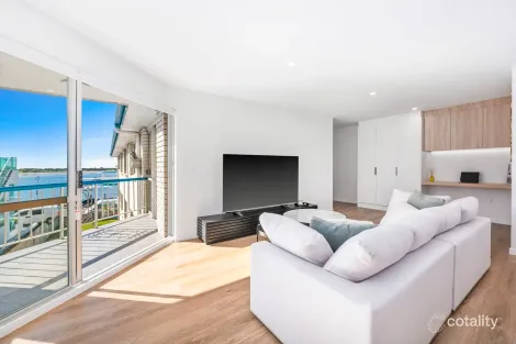 Property photo of 11/294 Marine Parade Labrador QLD 4215