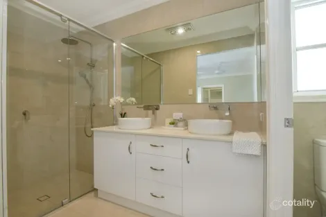 Property photo of 2/75A Bridge Street Mount Lofty QLD 4350