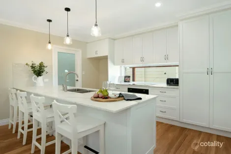 Property photo of 2/75A Bridge Street Mount Lofty QLD 4350