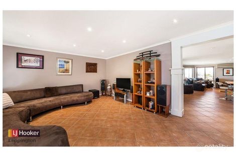 Property photo of 18 Herrick Close West Hoxton NSW 2171