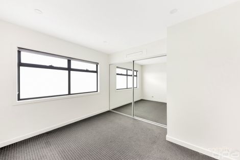 Property photo of 2/3 Dhemre Place Dallas VIC 3047