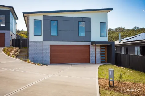 Property photo of 6 Robin Close Merimbula NSW 2548