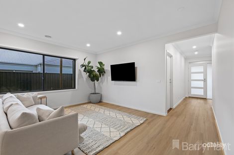 Property photo of 25 Cloverleaf Crescent Drouin VIC 3818