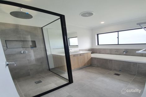 Property photo of 8 Arnold Court Cannonvale QLD 4802