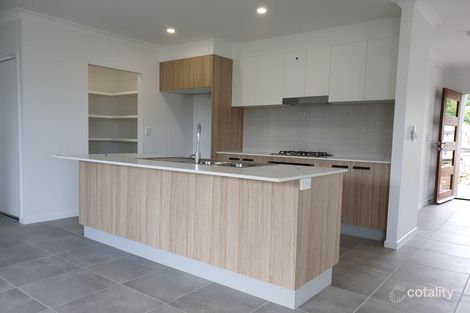 8 Arnold Ct, Cannonvale, QLD 4802