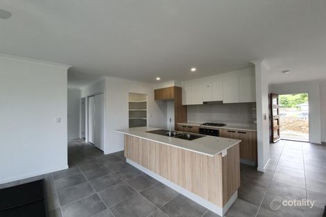 Property photo of 8 Arnold Court Cannonvale QLD 4802