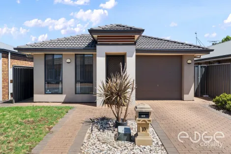 10 Cedar St, Munno Para West, SA 5115