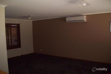 Property photo of 30 Ralph Crescent Hampton Park VIC 3976