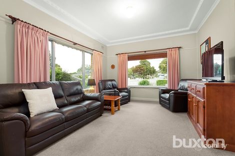 Property photo of 18 Dickson Street Mount Waverley VIC 3149
