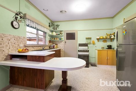 Property photo of 18 Dickson Street Mount Waverley VIC 3149