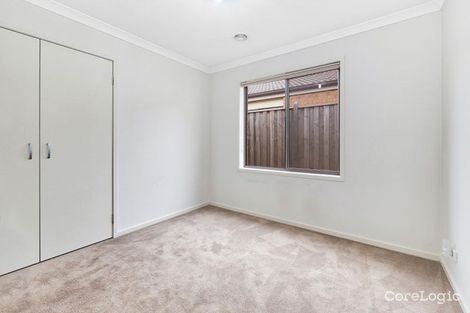 Property photo of 10 Guinea Flower Drive Cranbourne West VIC 3977