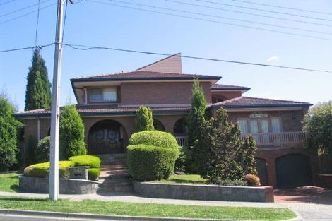 2 Leonard Ct, Vermont South, VIC 3133