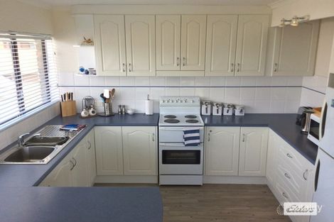 2 Shore Ct, Goolwa South, SA 5214