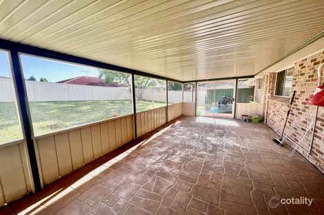 Property photo of 5 Viola Place Rosemeadow NSW 2560