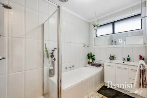 Property photo of 2 Collinson Street Keilor Park VIC 3042