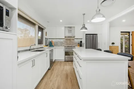 Property photo of 2 Kullaroo Avenue Bradbury NSW 2560