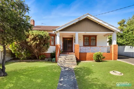 Property photo of 18 Smith Street North Bendigo VIC 3550