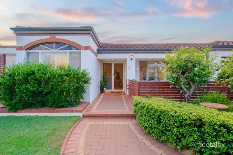 Property photo of 2 Casey Close Canning Vale WA 6155