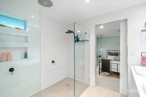 Property photo of 2 Casey Close Canning Vale WA 6155