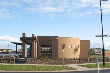 15 Meadowlands Way, Berwick, VIC 3806