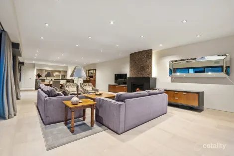 Property photo of 85 Napier Street Essendon VIC 3040