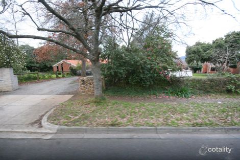 63 Long View Rd, Croydon South, VIC 3136