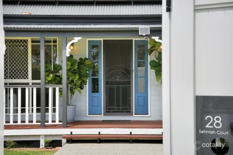 Property photo of 28 Sehmish Court Bonogin QLD 4213