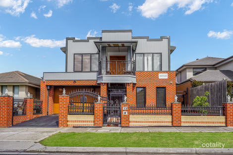 Property photo of 17 Greenglade Way Cranbourne East VIC 3977