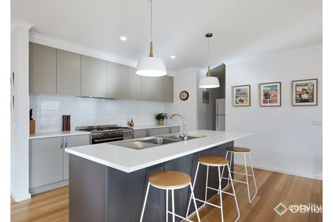 Property photo of 11 Aaron Court Drouin VIC 3818