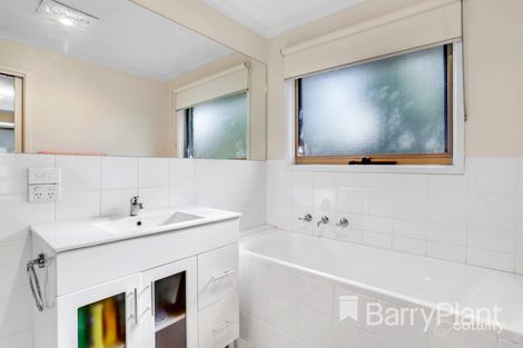 Property photo of 13 Longbeach Close Aspendale VIC 3195