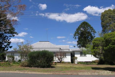 91 East St, Clifton, QLD 4361