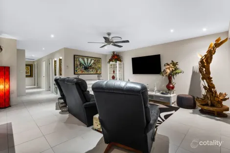 Property photo of 2 Bass Place Paradise Point QLD 4216