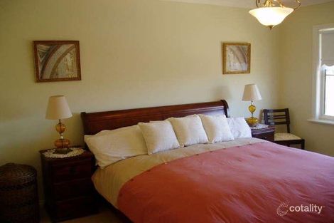 Property photo of 12 Dunstall Gardens Caroline Springs VIC 3023